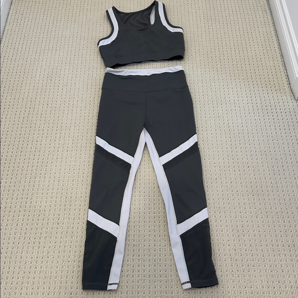 All Fenix Cora Olive Green & White leggings and Sport Top Set- Medium and Small